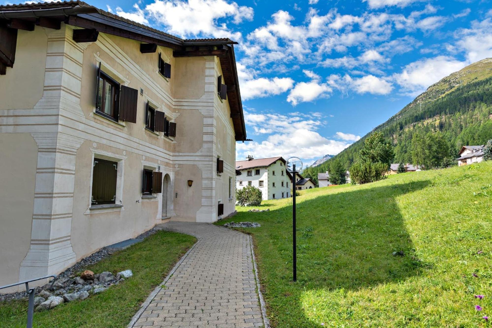 Chesa Panorama B - La Punt Apartment Bagian luar foto