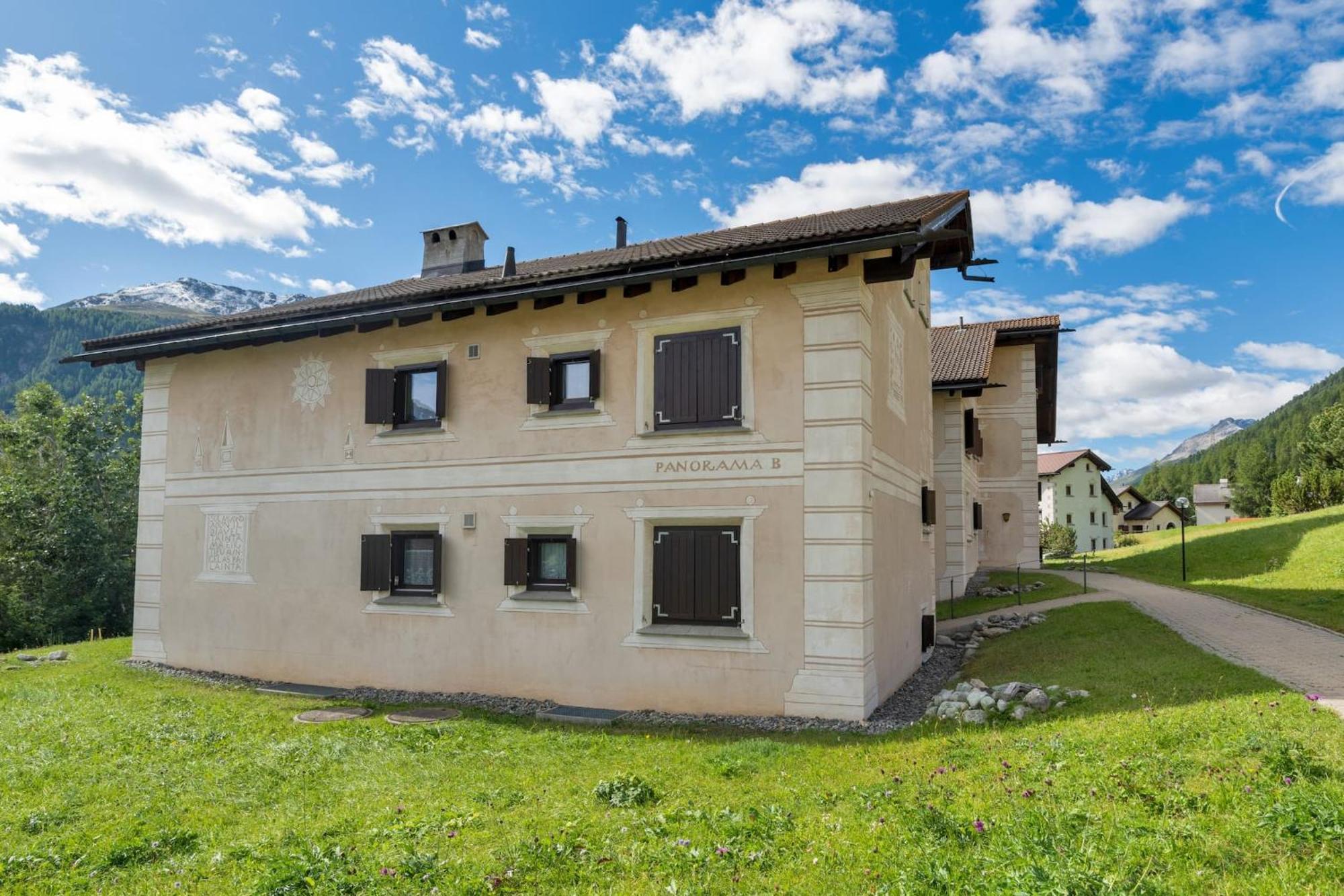 Chesa Panorama B - La Punt Apartment Bagian luar foto