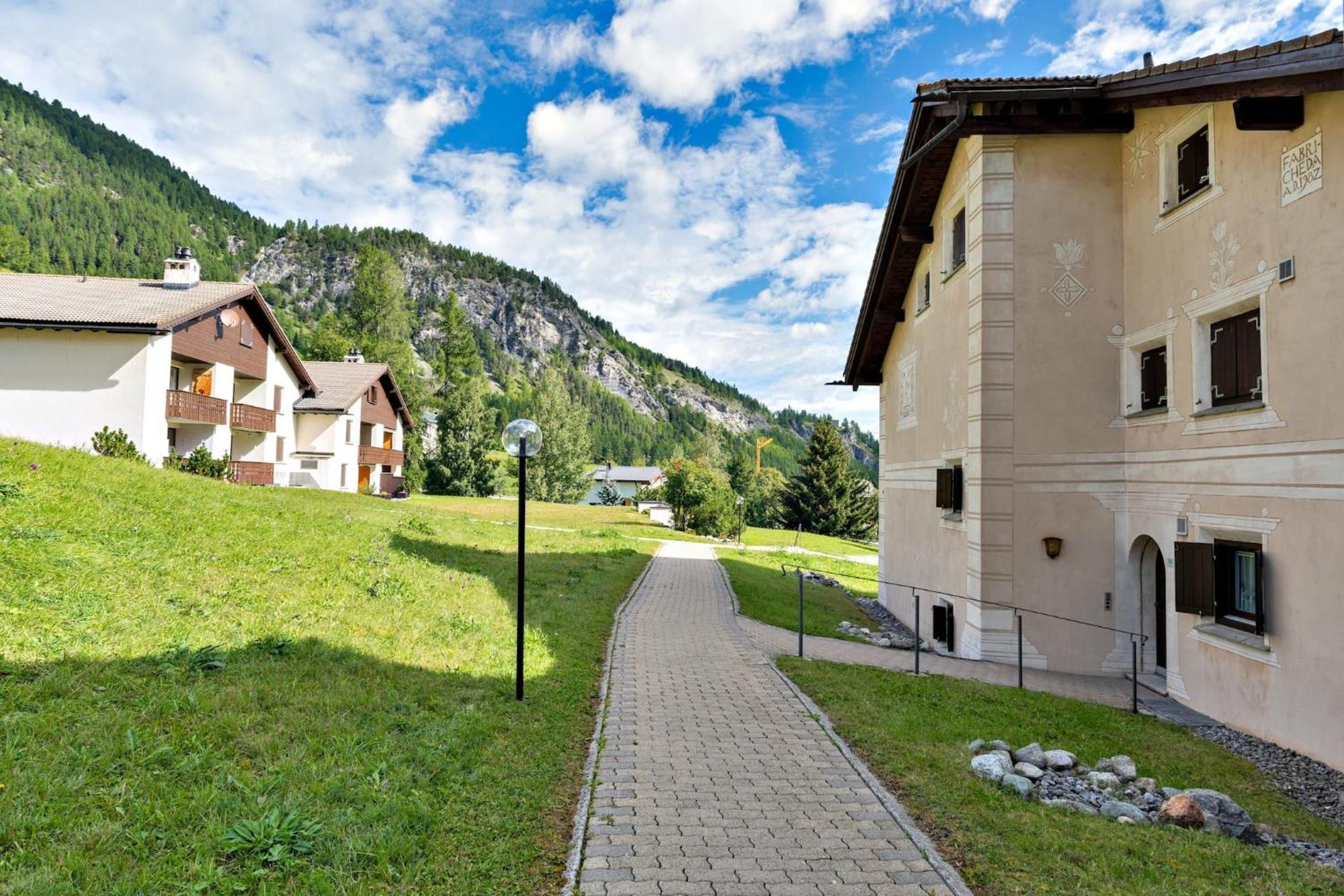 Chesa Panorama B - La Punt Apartment Bagian luar foto
